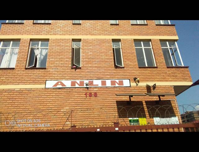 1.5 BEDROOM FLAT FOR SALE IN PRETORIA WEST